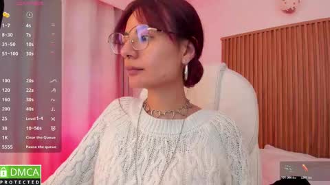   Sophie  IG sophiecherry es   online show from 17, 10, 2025