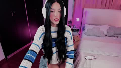 Snapshot of sophiecornett chatting on 3, 12, 2024    online show from 3, 12, 2024