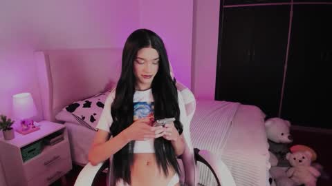 Snapshot of sophiecornett chatting on 11, 10, 2025    online show from 11, 10, 2025