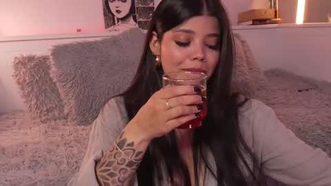 Sophiee  online show from 4, 4, 2026