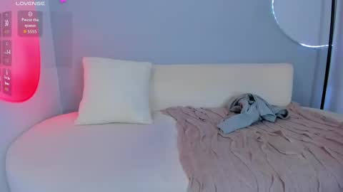 Snapshot of sophiee_s chatting on 12, 5, 2026 Sophie online show from 12, 5, 2026