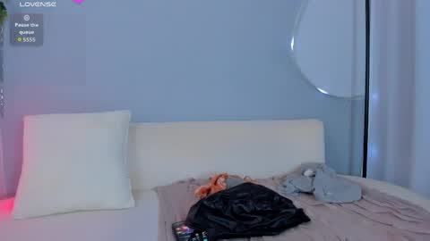 Snapshot of sophiee_s chatting on 19, 5, 2026 Sophie online show from 19, 5, 2026