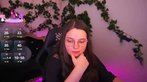 Snapshot of sophieedreams chatting on 14, 12, 2025 sophieedreams online show from 14, 12, 2025