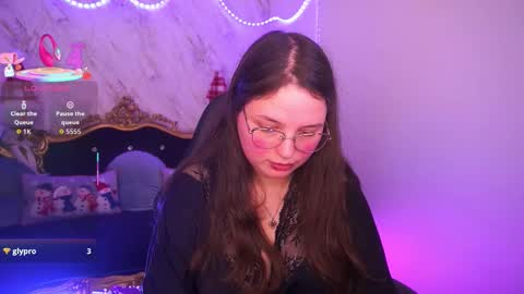 Snapshot of sophieedreams chatting on 21, 12, 2025 sophieedreams online show from 21, 12, 2025