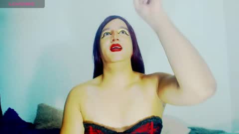 Snapshot of sophiehillsxo chatting on 6, 5, 2026 sophiehillsxo online show from 6, 5, 2026
