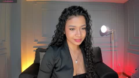 Sophie Houston online show from 14, 11, 2025