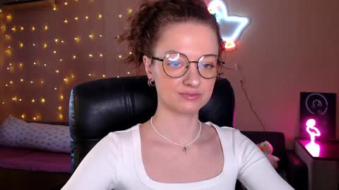 sophieleroux online show from 12, 4, 2026