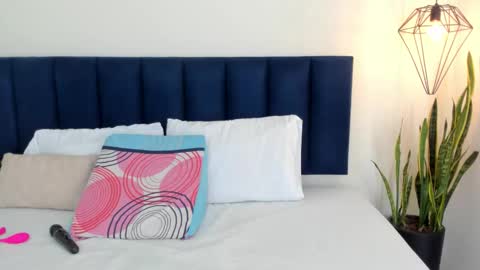 sophieturner_mg online show from 5, 12, 2025