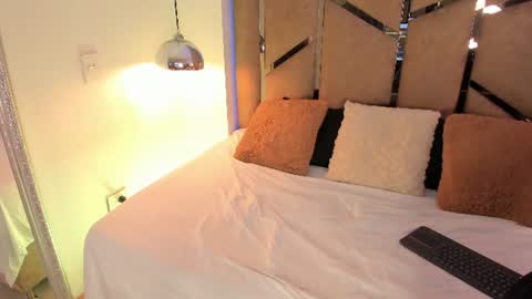 sophiie_rosee online show from 9, 7, 2026