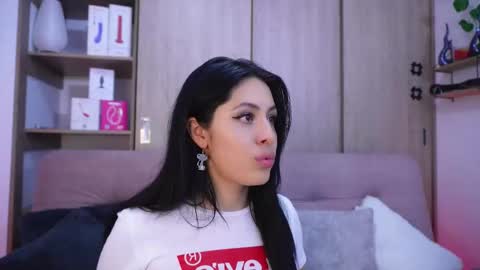 Sophiie online show from 7, 3, 2026