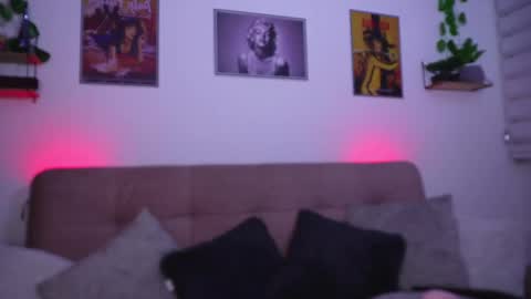 Snapshot of sophiiecums chatting on 27, 5, 2026 Sophiie online show from 27, 5, 2026