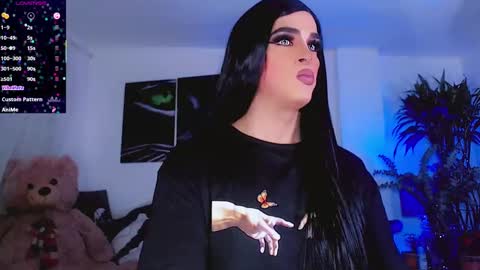 Sophie Sweet online show from 26, 9, 2025