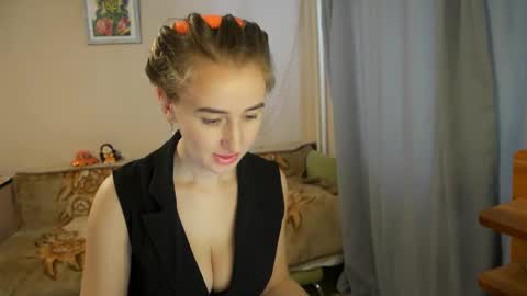 Sophi online show from 20, 2, 2025