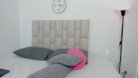 Sofia  online show from 18, 4, 2026