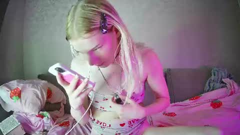 Snapshot of soska_albinosk chatting on 14, 7, 2026 soska_albinosk online show from 14, 7, 2026