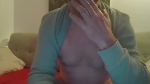 soumisanal2013 online show from 19, 1, 2025