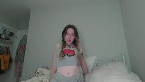 Snapshot of sp8cebunni99 chatting on 4, 10, 2025 Margo online show from 4, 10, 2025