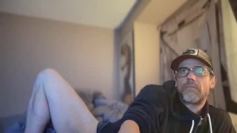 Snapshot of sparker1169 chatting on 11, 11, 2025 Dad online show from 11, 11, 2025