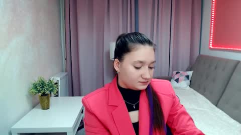 Snapshot of sparkling_starlet67 chatting on 7, 2, 2026 Ilona online show from 7, 2, 2026