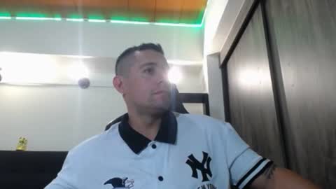Snapshot of spartacus_cam chatting on 15, 7, 2026 online show from 15, 7, 2026