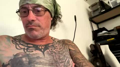 Snapshot of specter1972 chatting on 25, 4, 2026 specter1972 online show from 25, 4, 2026