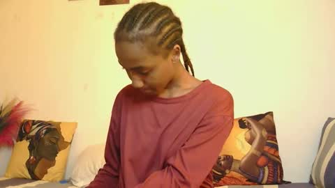 Snapshot of spicy_angels chatting on 30, 11, 2025 Quinter Cheeky online show from 30, 11, 2025