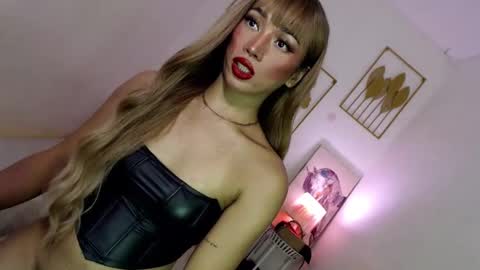 Alora online show from 25, 1, 2025