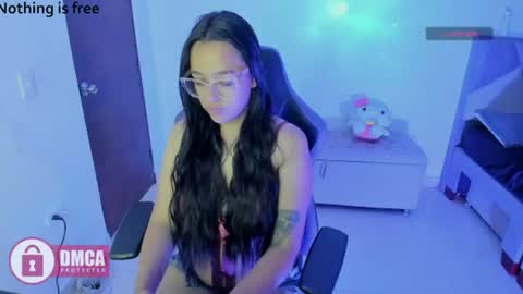 Snapshot of spicydollx_1 chatting on 28, 6, 2026 Geraldin online show from 28, 6, 2026