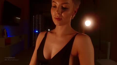 Elizabeth online show from 12, 10, 2025