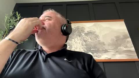 Snapshot of sprtsnut33 chatting on 1, 12, 2025 sprtsnut33 online show from 1, 12, 2025