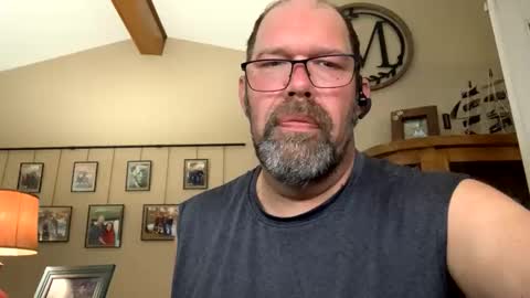 Snapshot of squirreldiamond chatting on 16, 5, 2026 squirreldiamond online show from 16, 5, 2026
