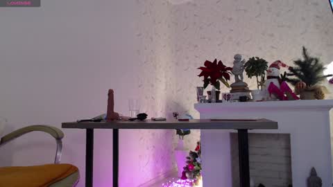 Female online show from 8, 1, 2025