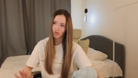 Snapshot of ssurf_time chatting on 27, 5, 2026 Chloe online show from 27, 5, 2026
