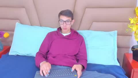 Ssweetthott online show from 8, 3, 2025