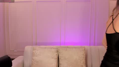 Stacy Woods online show from 17, 4, 2026