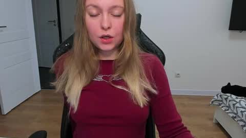 Snapshot of stacy_miraclee chatting on 10, 5, 2026 Stacy online show from 10, 5, 2026