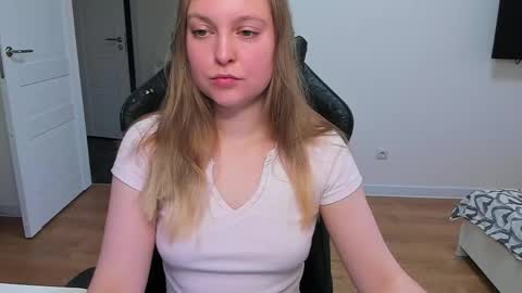 Snapshot of stacy_miraclee chatting on 14, 5, 2026 Stacy online show from 14, 5, 2026