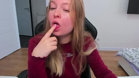 Snapshot of stacy_miraclee chatting on 28, 5, 2026 Stacy online show from 28, 5, 2026