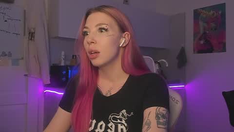 Snapshot of stacy_quinst chatting on 20, 12, 2024 Stacy online show from 20, 12, 2024