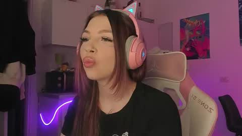 Snapshot of stacy_quinst chatting on 24, 11, 2025 Stacy online show from 24, 11, 2025