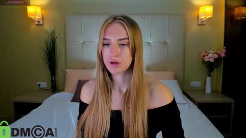 Snapshot of stacy_riiver chatting on 17, 9, 2025 Stacy Mon Tue Wed Thu Fri Sun GMT GMT 3 1000am - 0400pm  online show from 17, 9, 2025