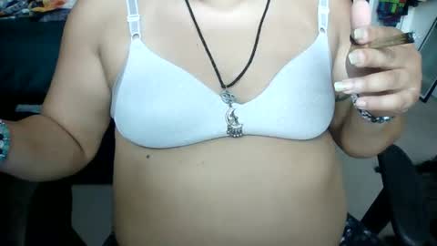 Snapshot of starella___saxxxton chatting on 1, 10, 2025 starella___saxxxton online show from 1, 10, 2025