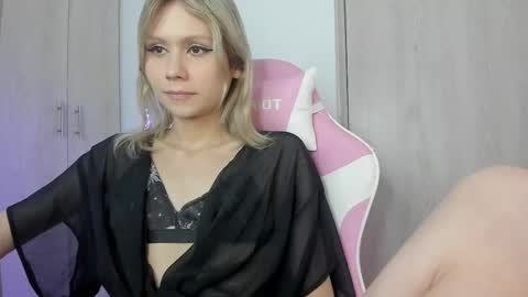 Snapshot of starmoonly chatting on 4, 6, 2026 starmoonly online show from 4, 6, 2026