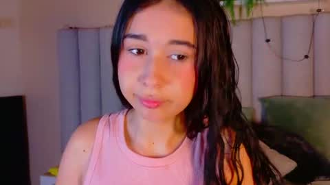 Snapshot of starrmoon__ chatting on 17, 6, 2026 M O O N online show from 17, 6, 2026