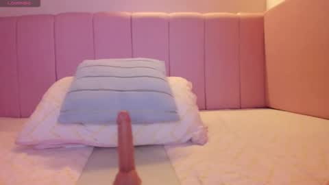 Stefa Gomez  online show from 5, 3, 2026