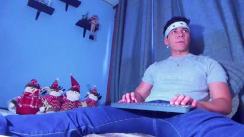 Snapshot of stefann_salvatore chatting on 2, 1, 2025 Stefann Salvatore online show from 2, 1, 2025