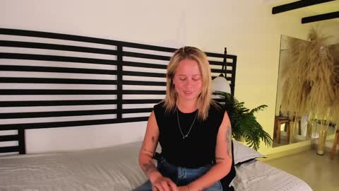 Stefanny   online show from 23, 1, 2025