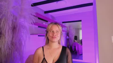 Stefanny   online show from 26, 2, 2025