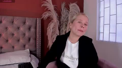 Stefanny   online show from 7, 1, 2026