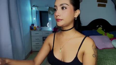 Im MiaIts my first day here  online show from 20, 10, 2025